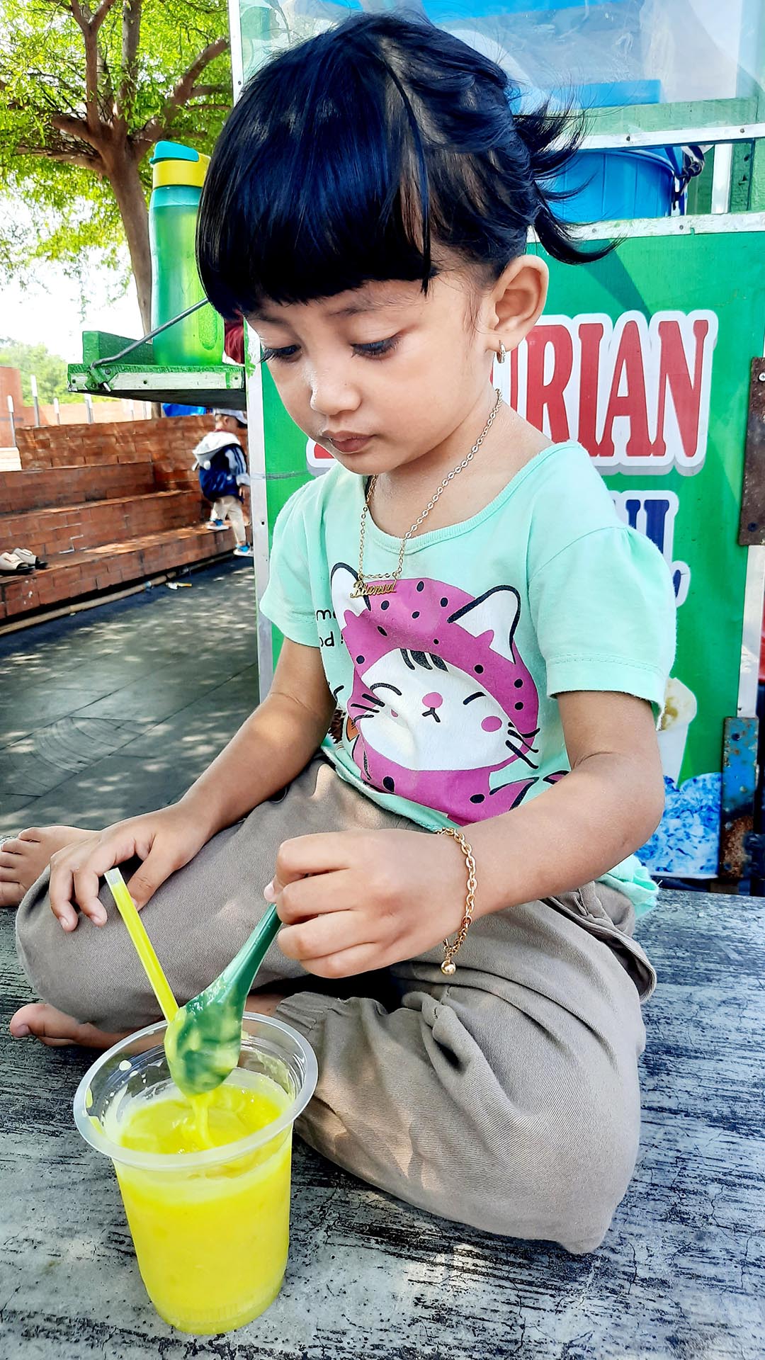 Makan Es Durian di Alun Majalengka